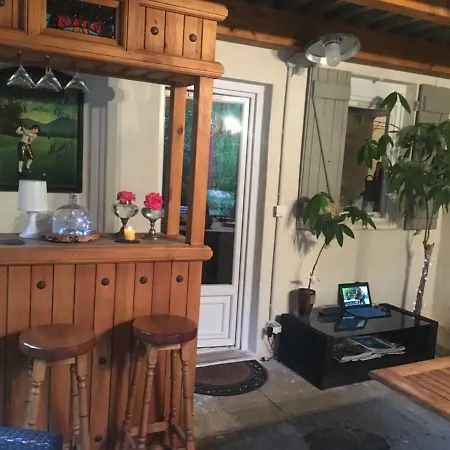 D'hotes Sandra Bed & Breakfast 2*